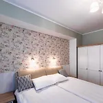 Airhome - Golden Fish Apartment