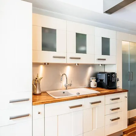 Airhome - Golden Fish تالين